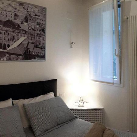 Fuori Portico Rialto Apartment Bologna Bagian luar foto
