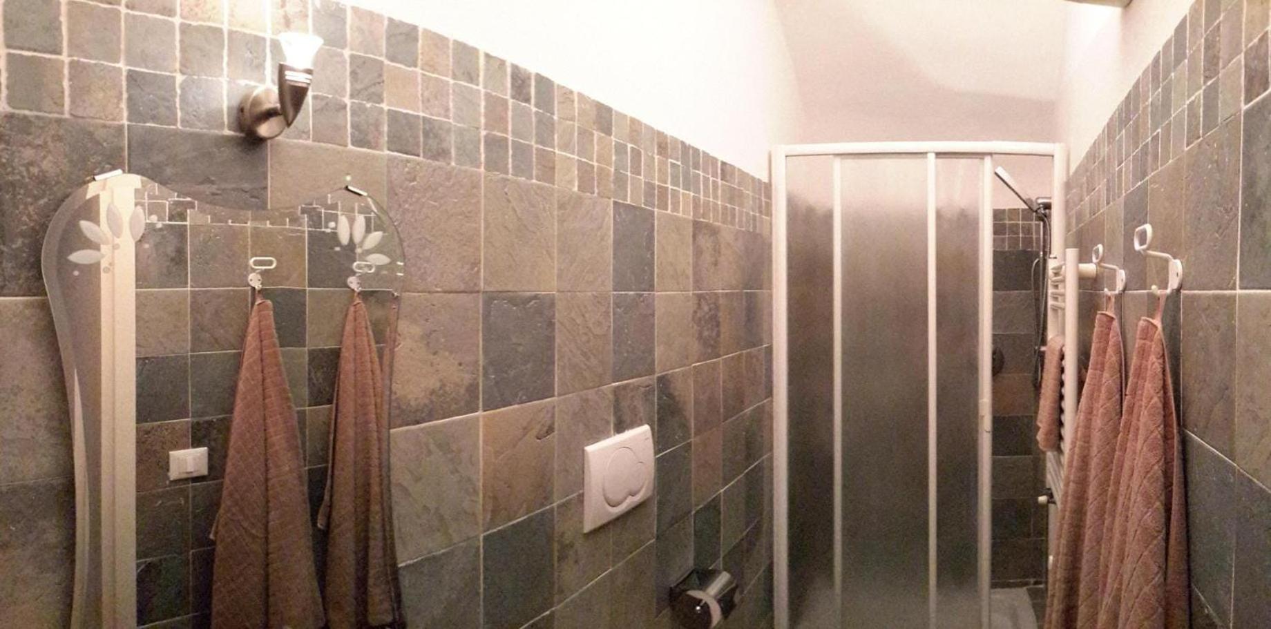 Fuori Portico Rialto Apartment Bologna Bagian luar foto